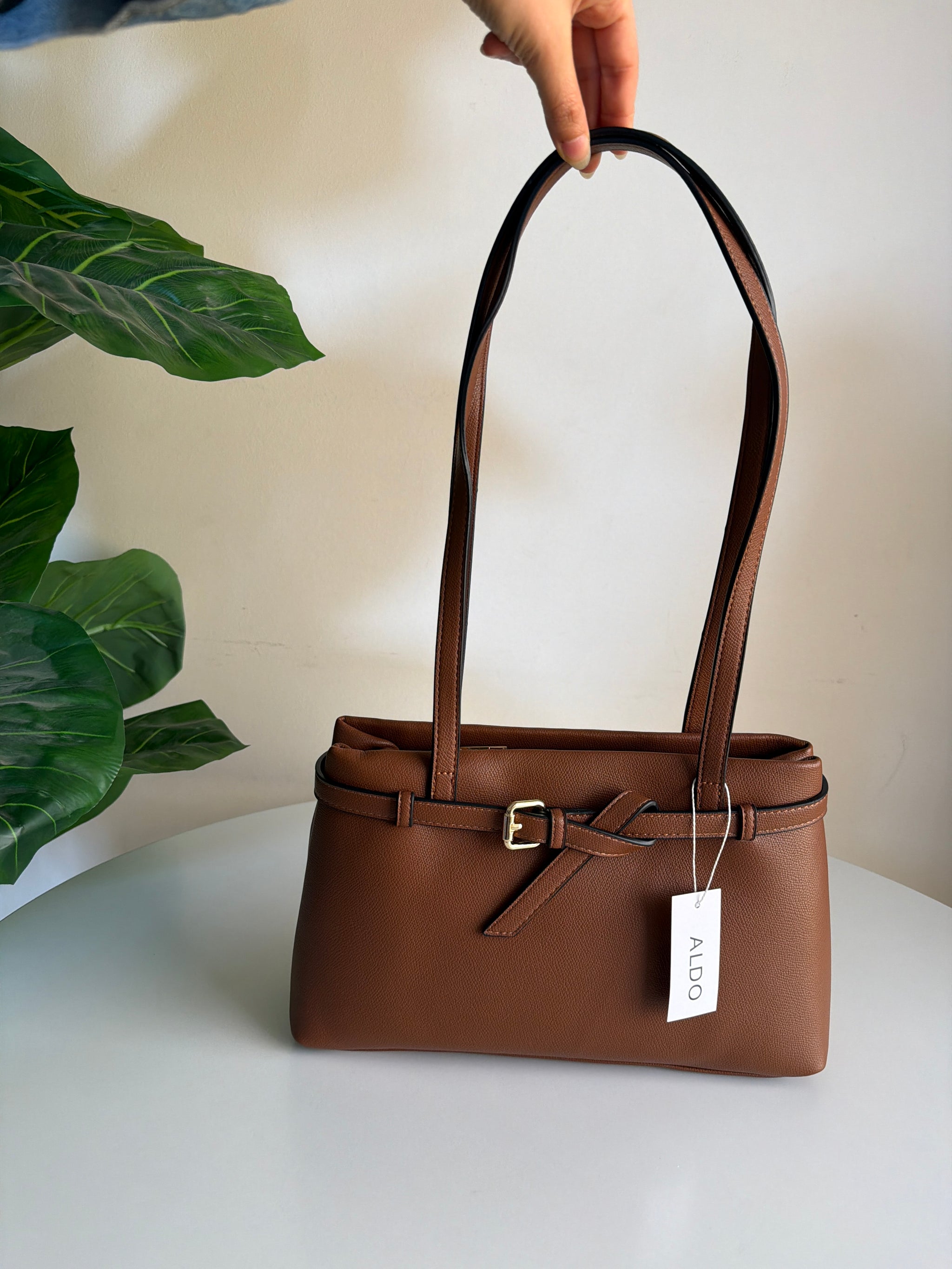 Aldo built shoulder bag