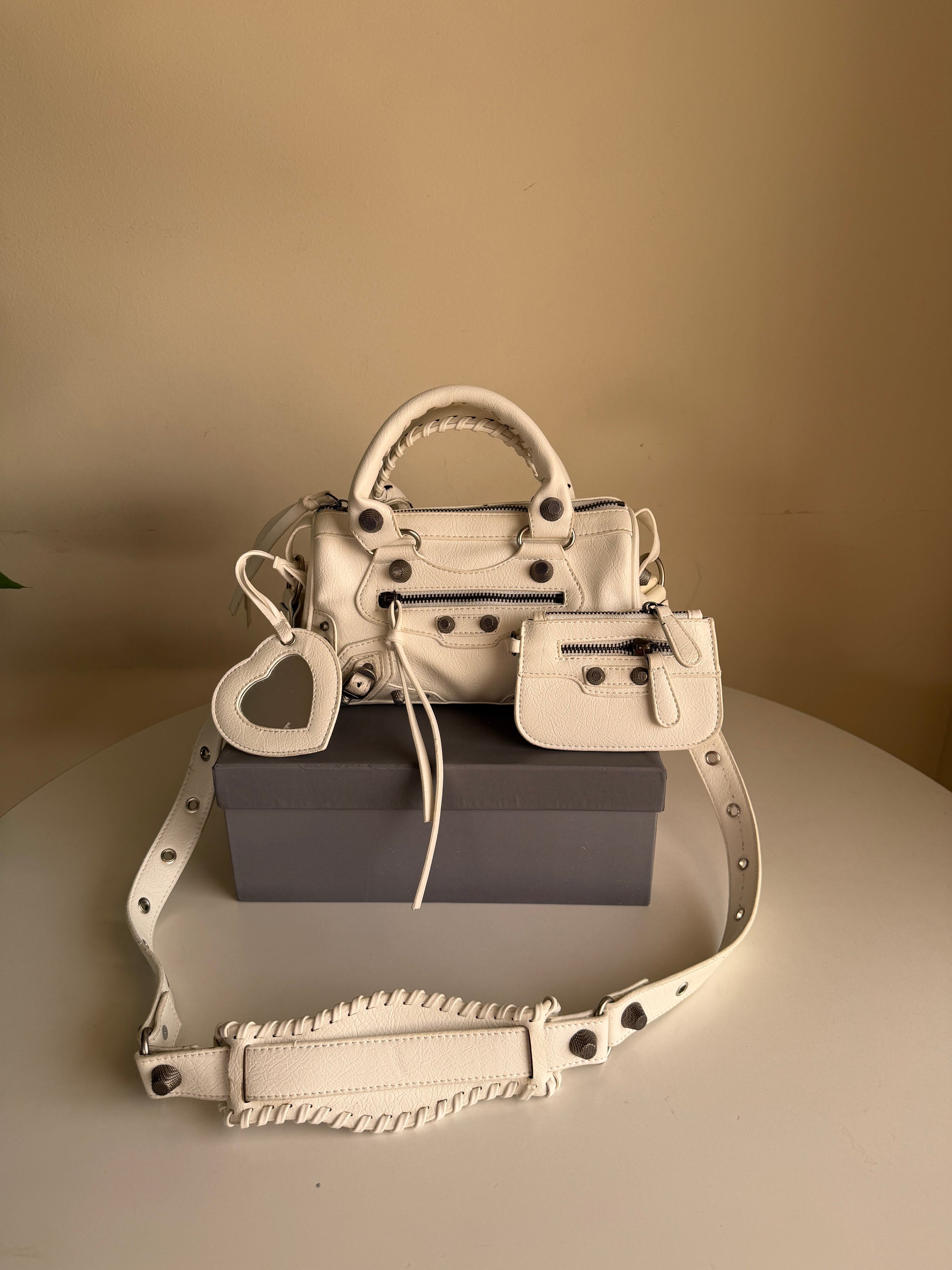 Balanciaga Neo Cagole bag