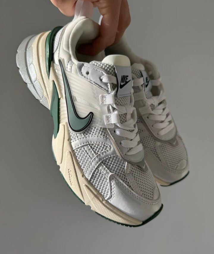 Nike V2K Run ' White green '