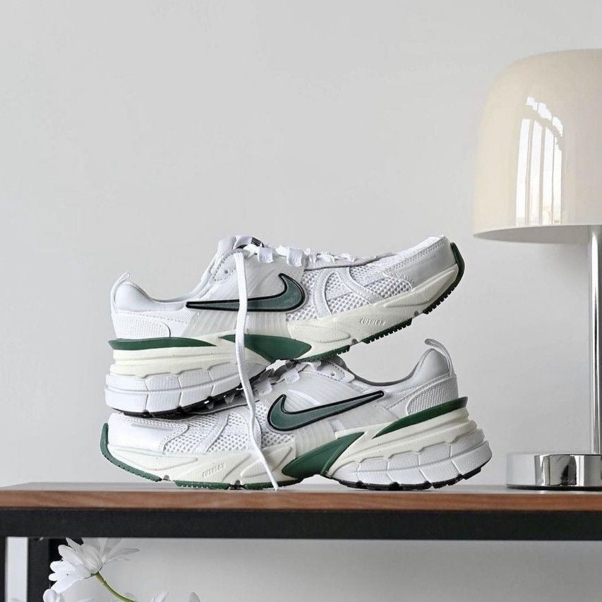 Nike V2K Run ' White green '