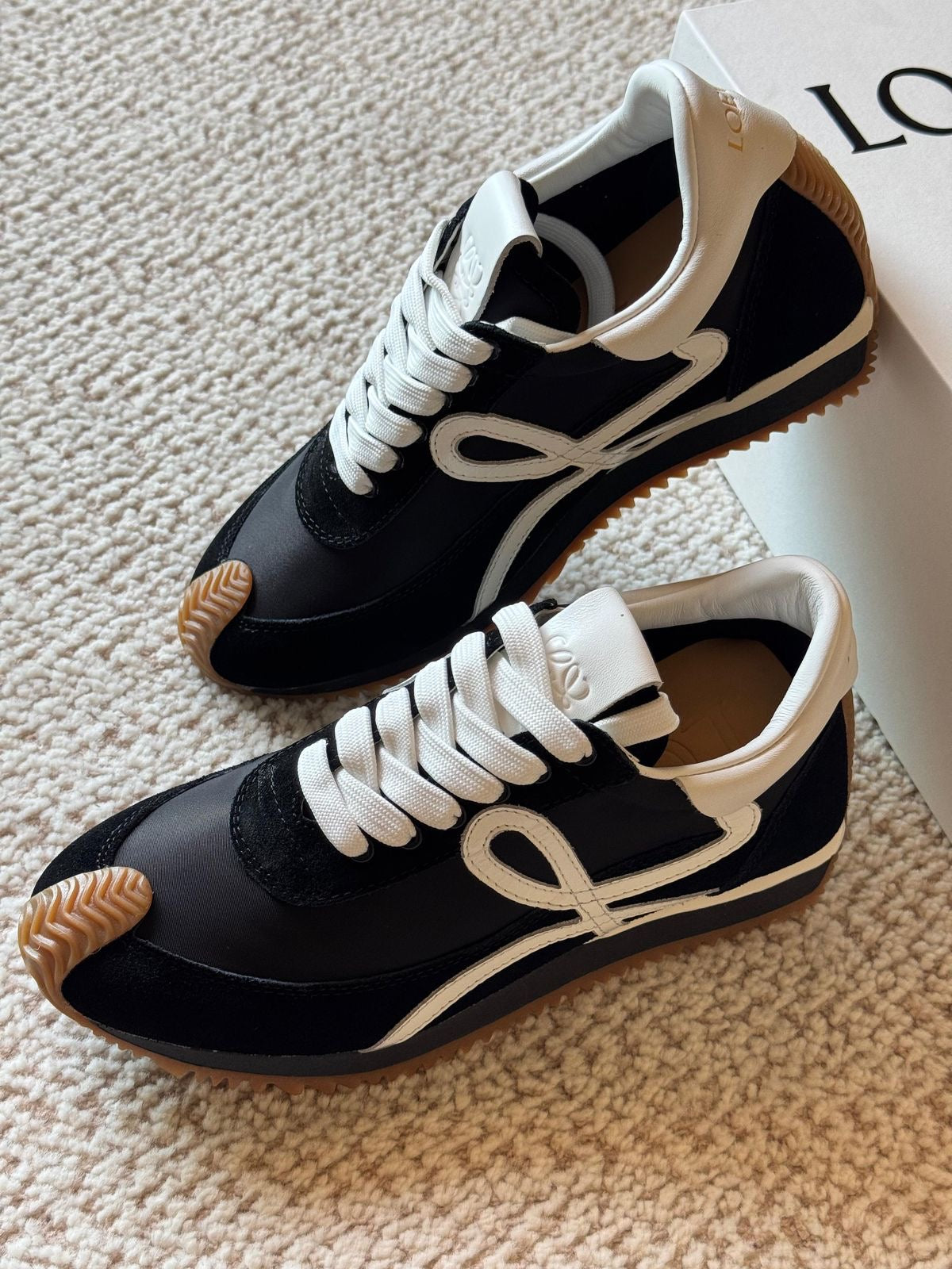 Loewe Flow Runner - black white