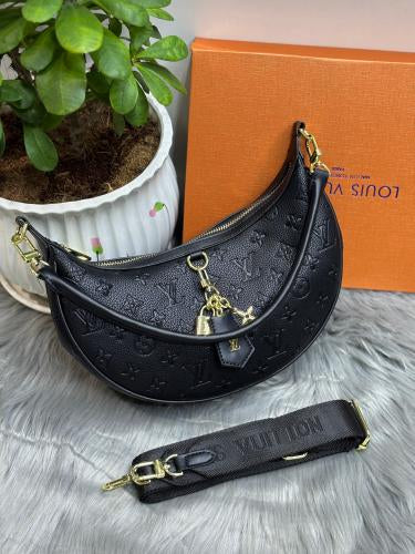 Louis Vuitton loop hobo (black)
