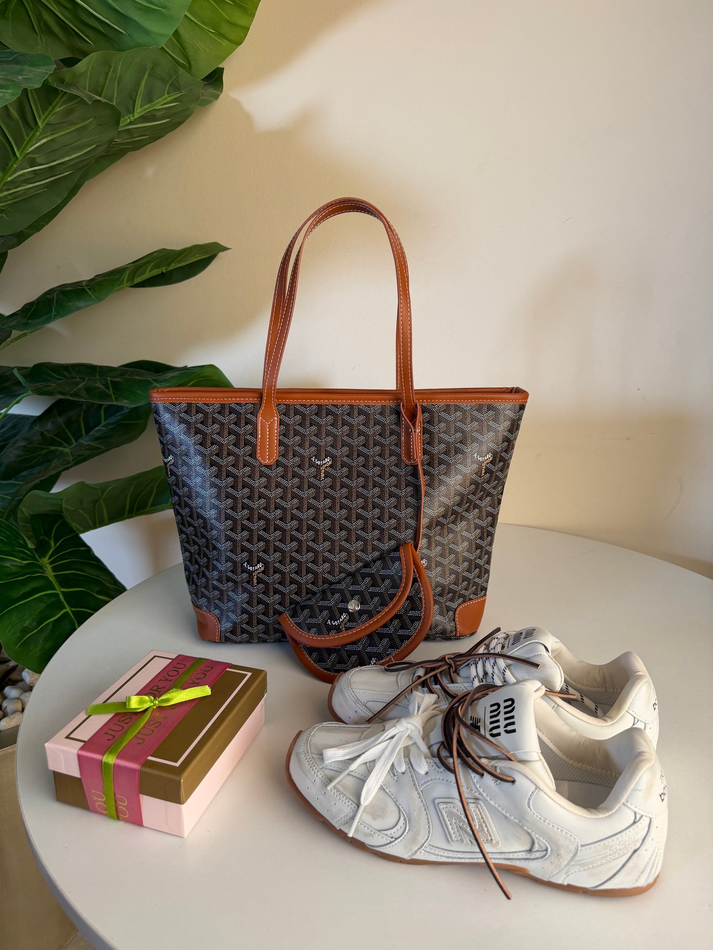 Go yard Artois pm bag brown +NB 530 SL Miu Miu + wallet Free