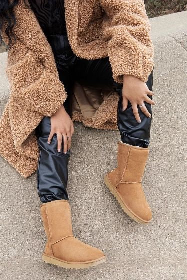 UGG Classic Short II