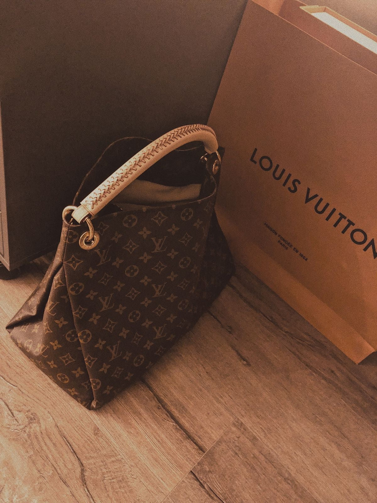 LV Artsy bag