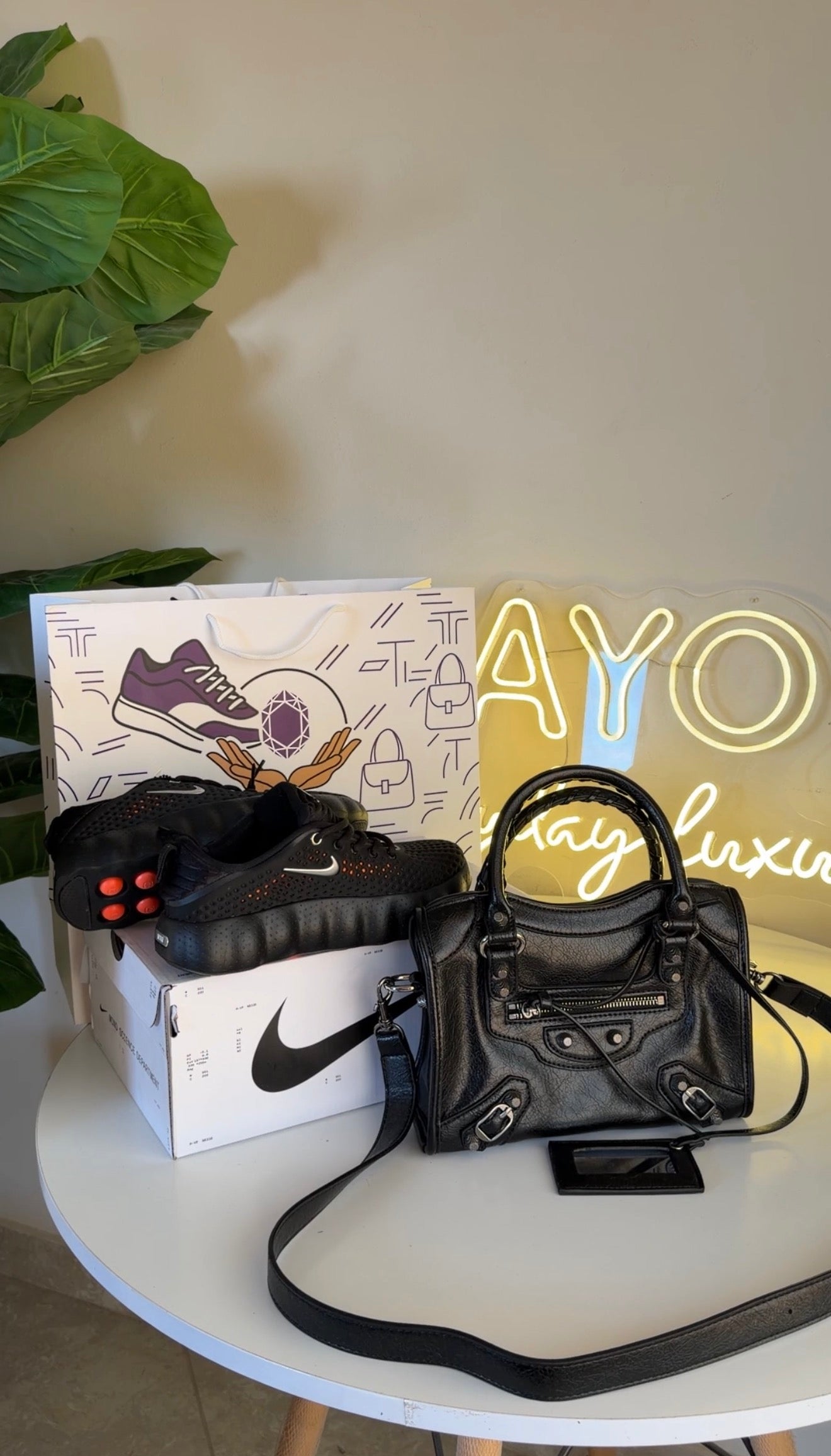 Nike Mind002-black + Balanciaga Neo Cagole bag black