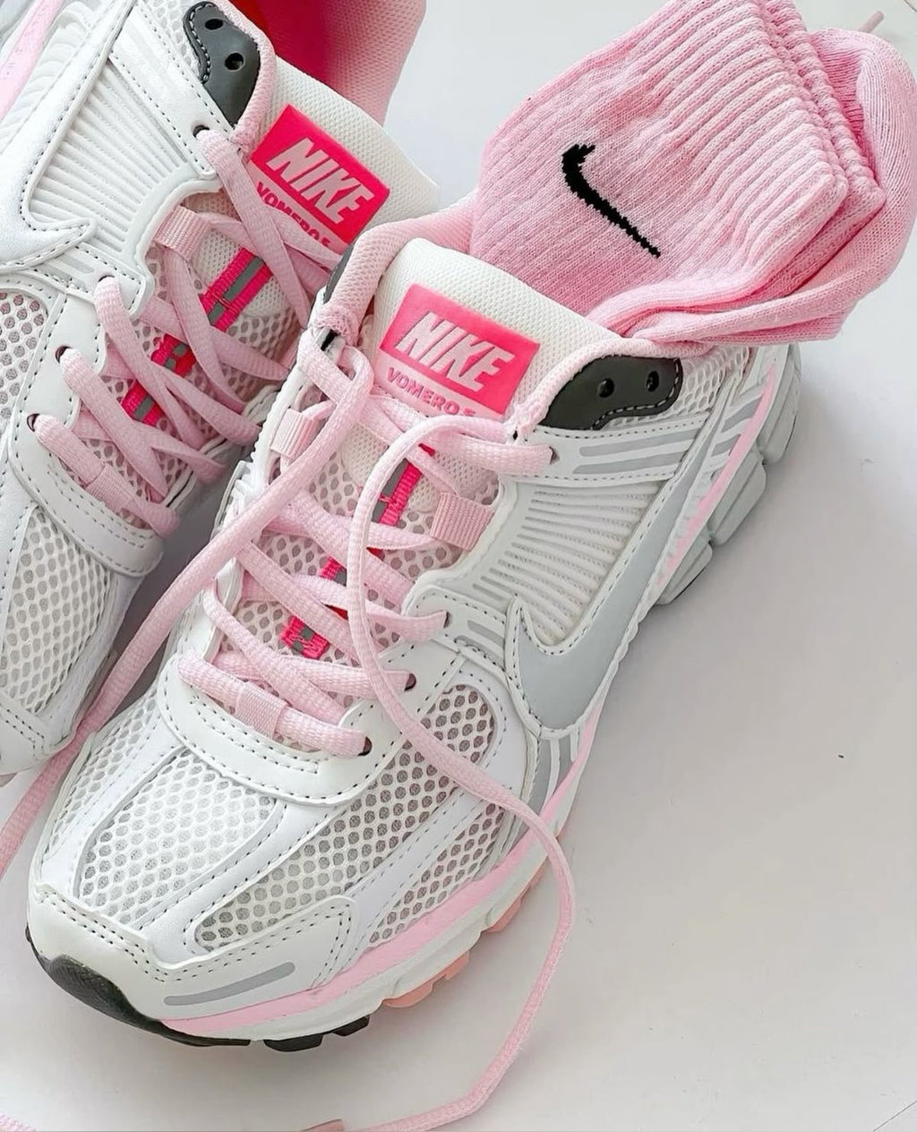 Nike Air Zoom Vomero 5 -white pink