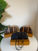 Louis Vuitton Squire East West Shoulder bag