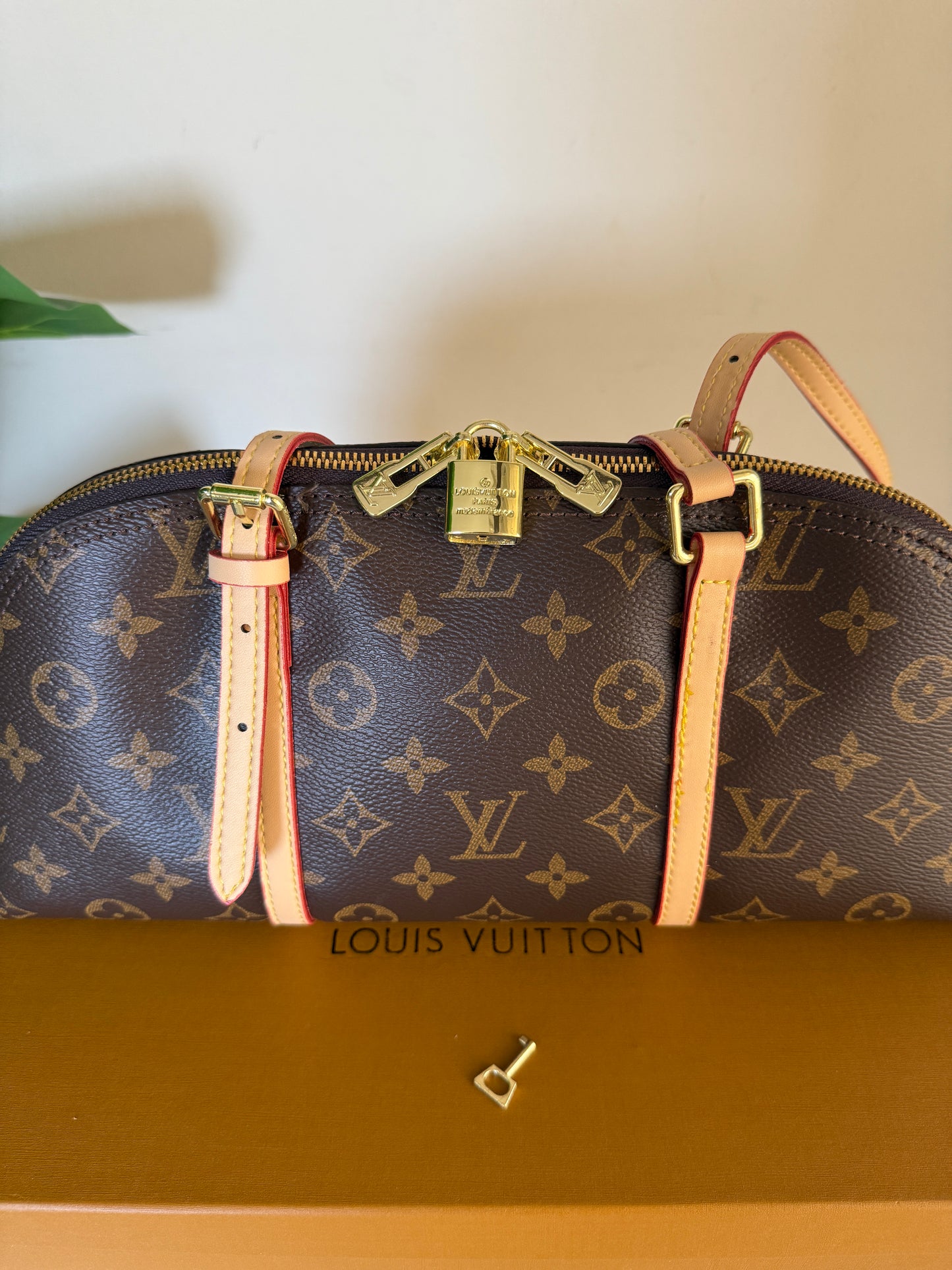 Louis Vuitton Squire East West Shoulder bag