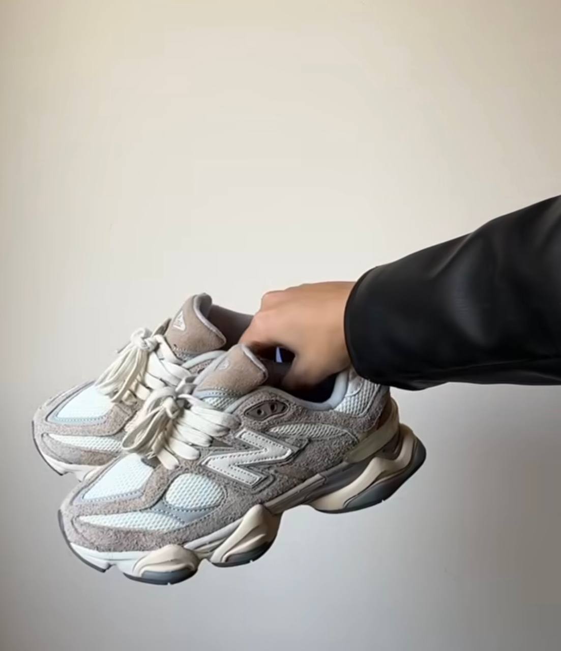 New Balance 9060 – Sea Salt Beige