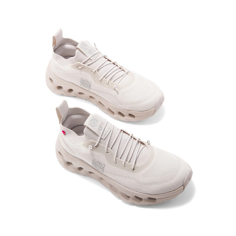 LOEWE x OnCloudtilt Sand